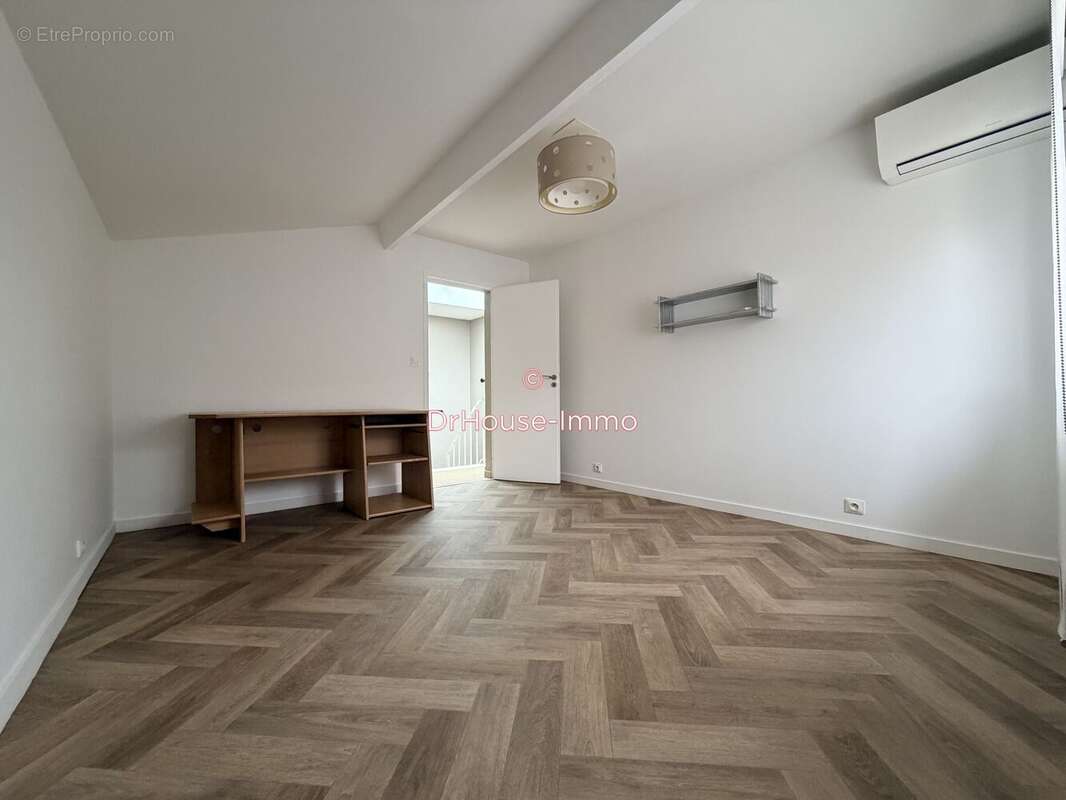 Maison 136 m² à Cenon  - photo 9