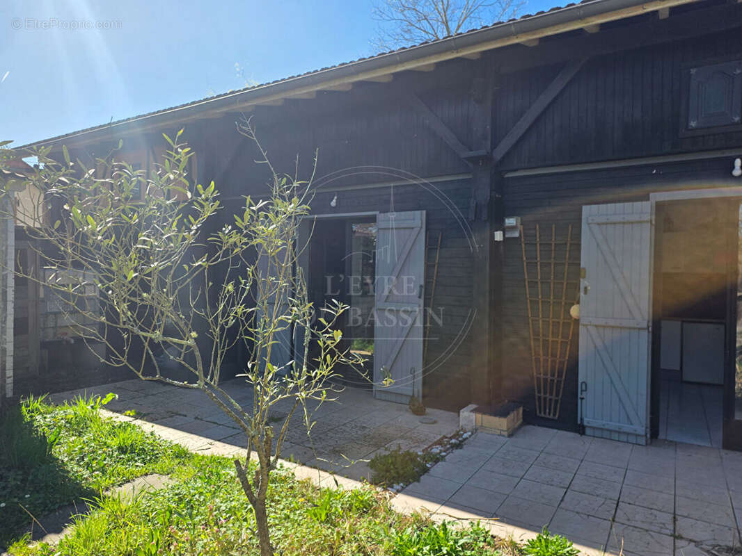 Maison à MIOS
