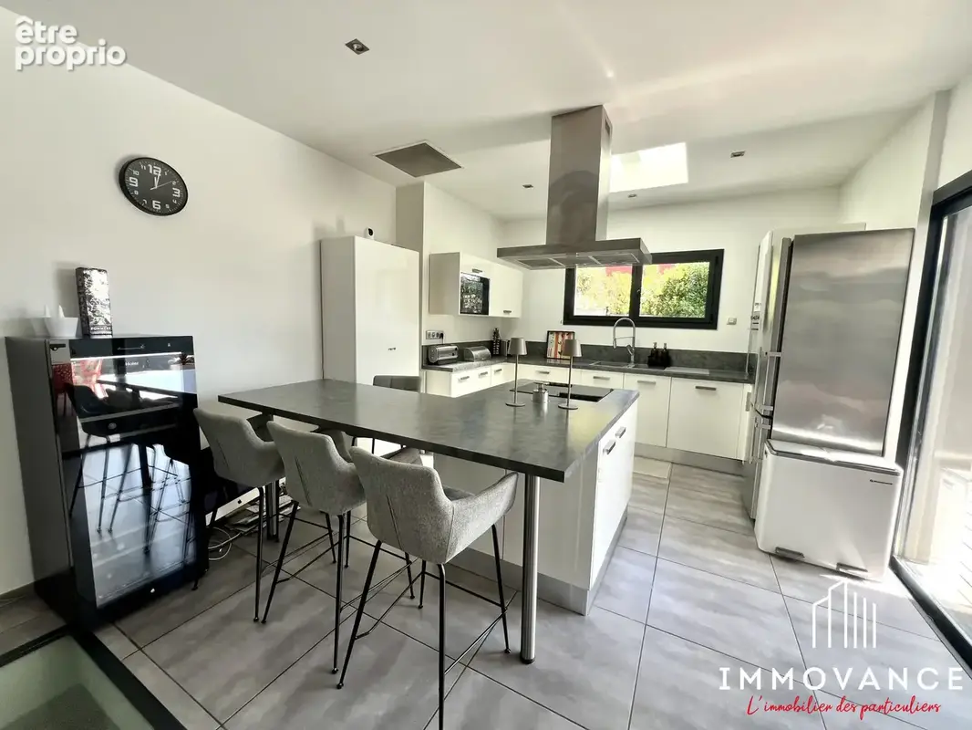 Maison 7 pièces 220 m² à vendre à Jacou (34830) - photo 3