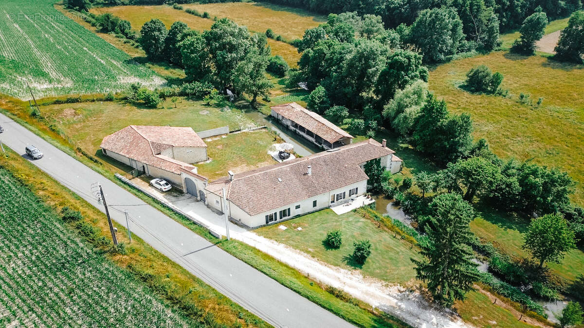 Maison à CHALLIGNAC