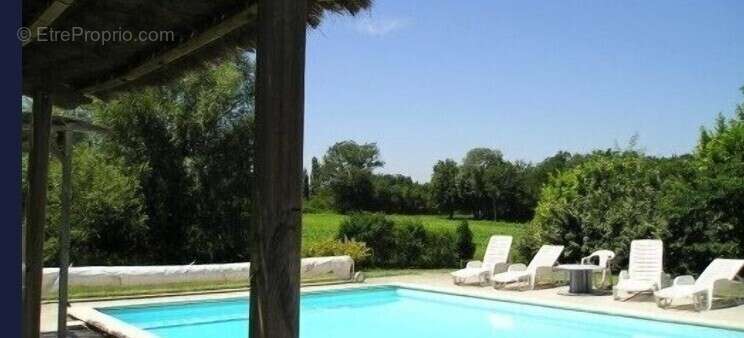 Commerce à LA BEGUDE-DE-MAZENC