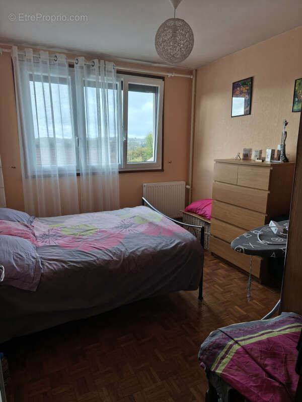 Appartement à SAINT-YRIEIX-LA-PERCHE