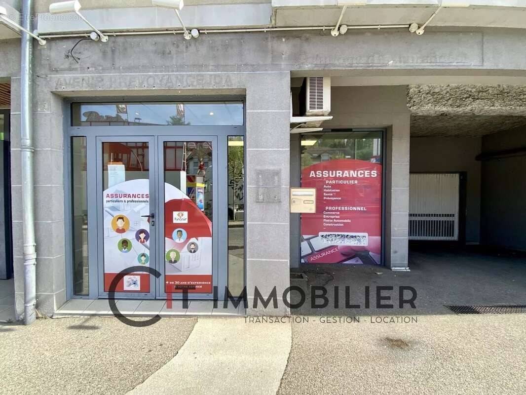 Commerce à LA TOUR-DU-PIN