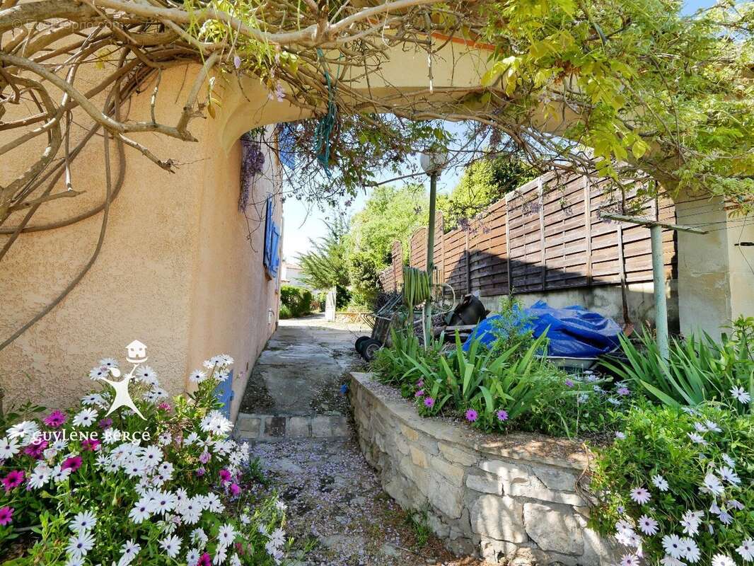 Maison à SUSSARGUES