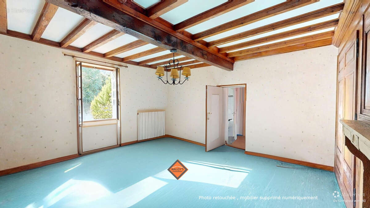 RARE! Belle bâtisse pierres dorées, 514m2 de surface totale! Enorme Potentiel, 131m2 habitables! - photo 8