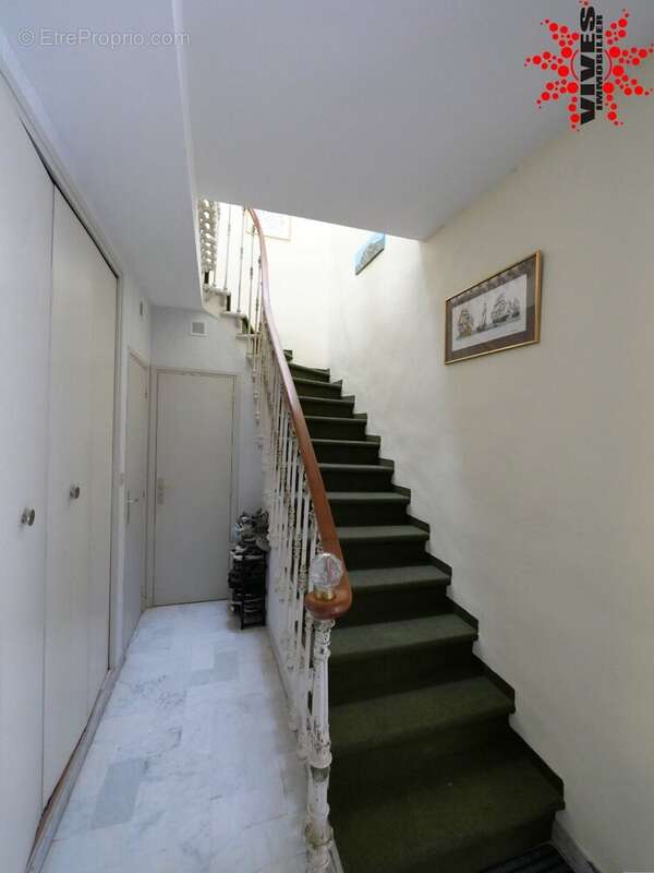 Maison de caractère de 170m2 avec belle cour et immense garage - photo 13