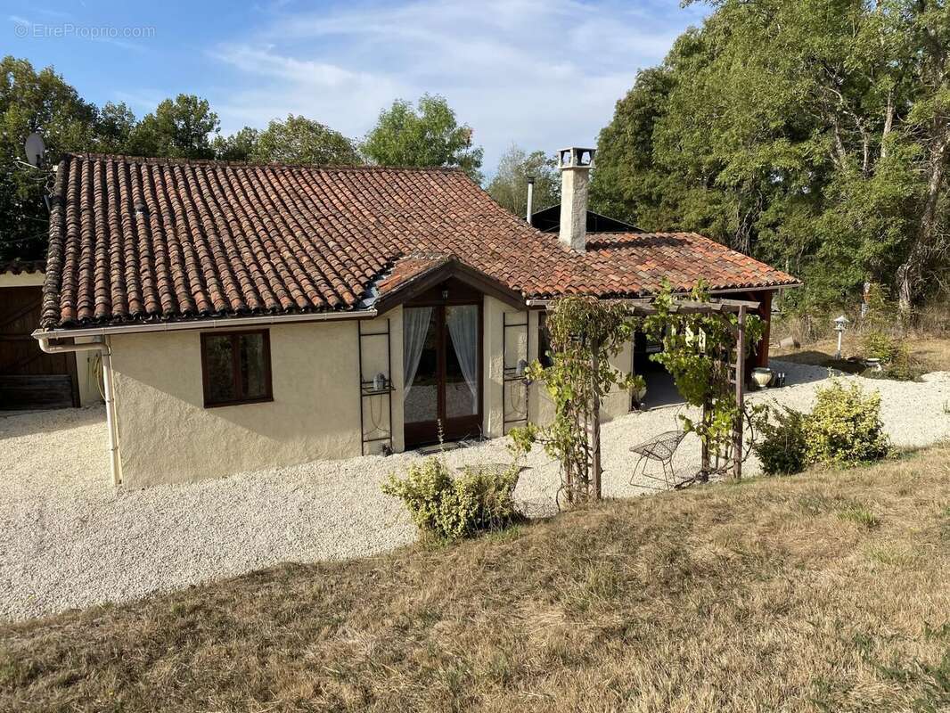 Deux grandes maisons dans un joli emplacement avec de grands jardins - photo 20
