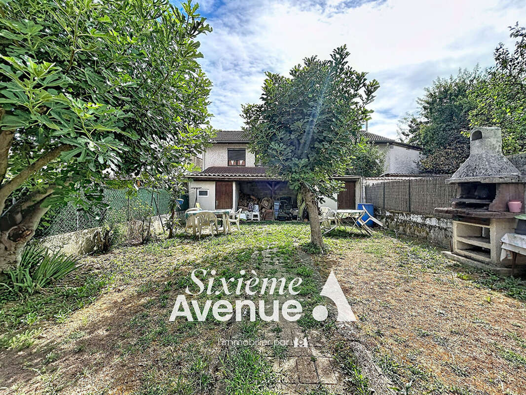 Maison familiale 5 pièces 93.77 m² sur une parcelle de 251 m² - photo 2