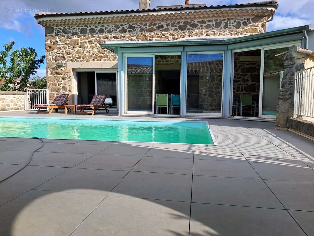 Maison à BOGY