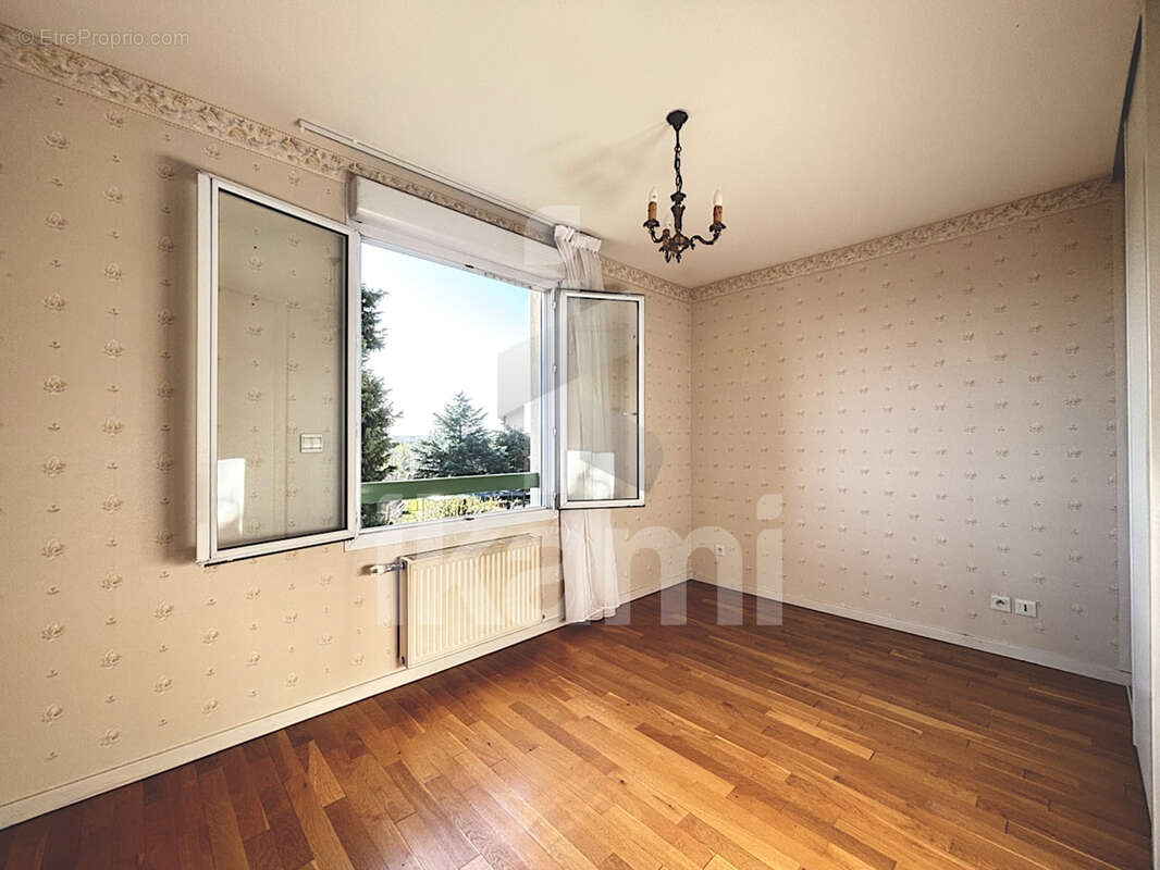 Appartement à CRAPONNE