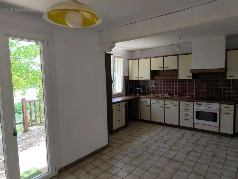 Villa sur sous sol avec 2 terrasses et jardin burlats - photo 4