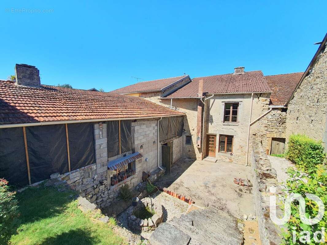 Maison 130 m² à Neuvelle-Les-Voisey  - photo 3