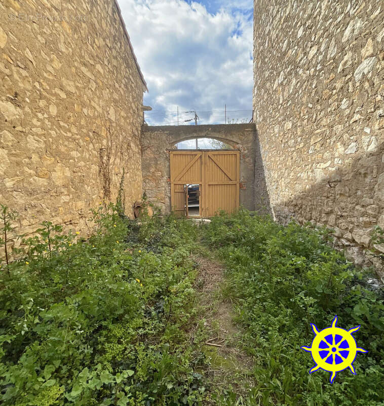 Terrain à PORTEL-DES-CORBIERES