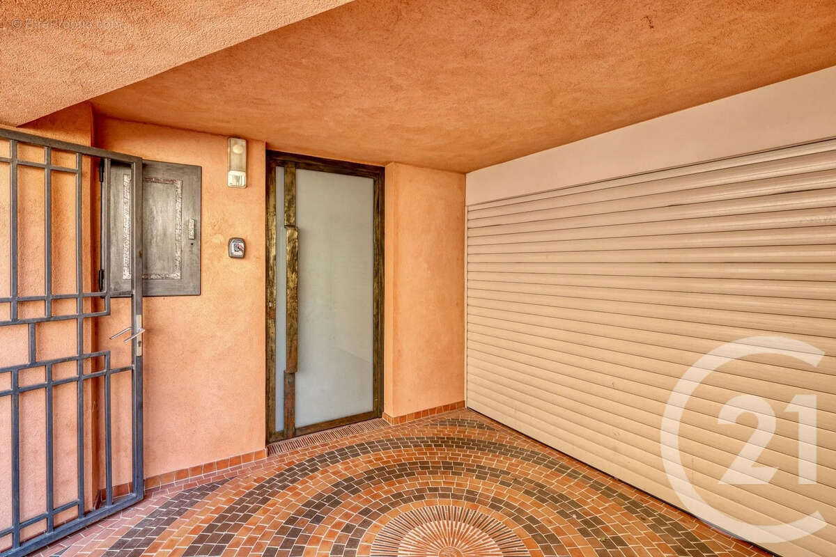 Maison 204 m² à Hyeres  - photo 24