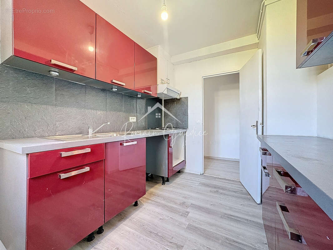 Appartement f3 62 m2 en rez-de-chaussée - photo 2