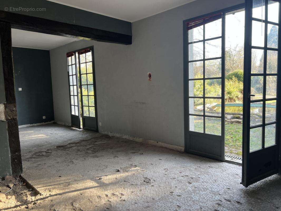 Maison à MONTBOUTON