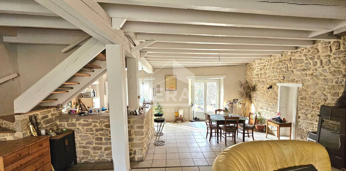 Maison à ANTUGNAC