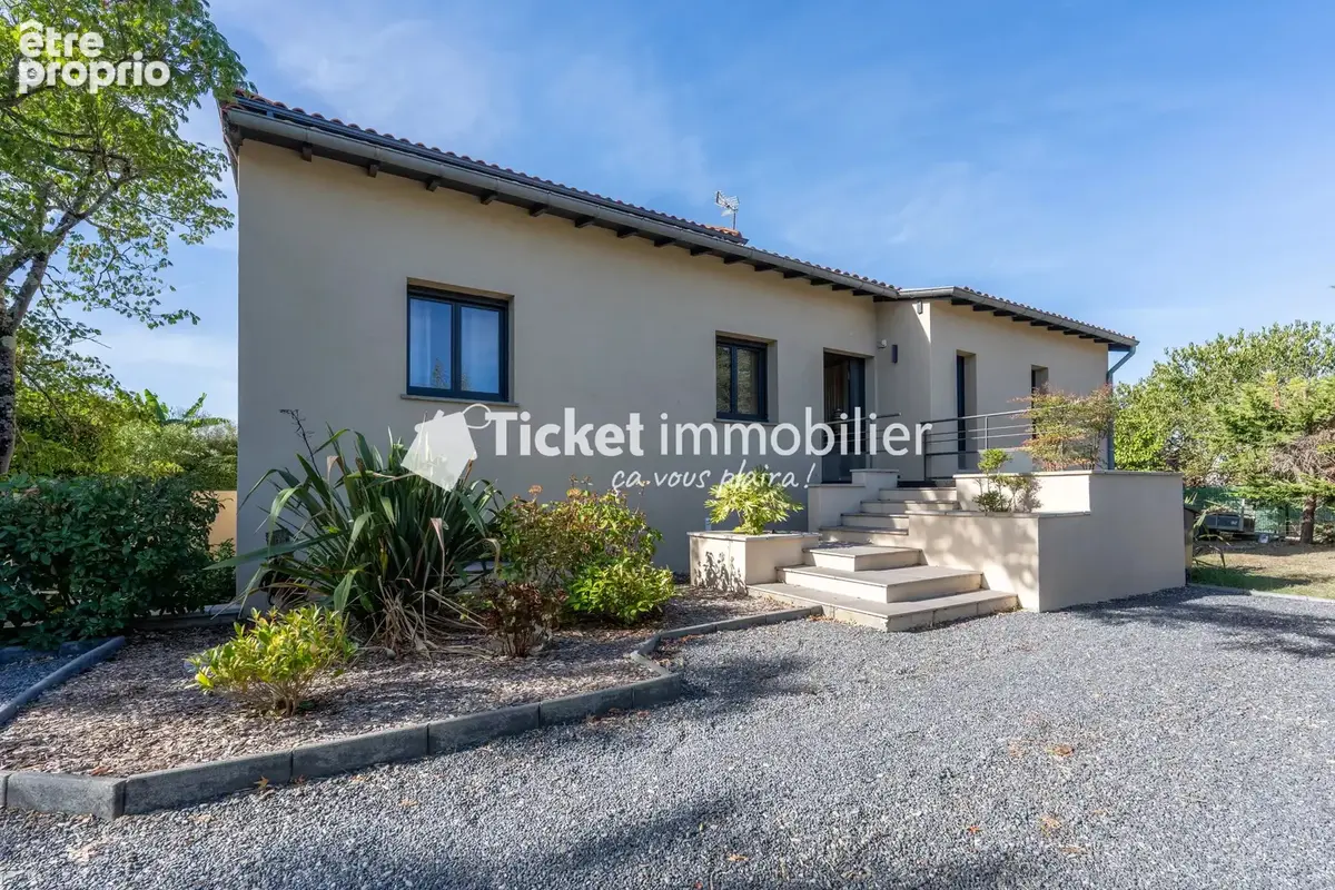 Villa 7 pièces de 304,16m2 avec piscine, carport hors couloir aérien - photo 25