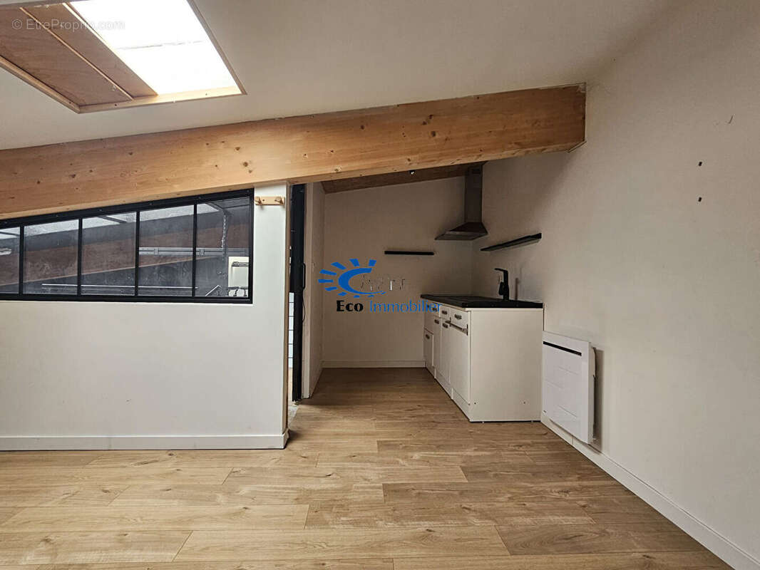 Commerce à SAINT-VIVIEN