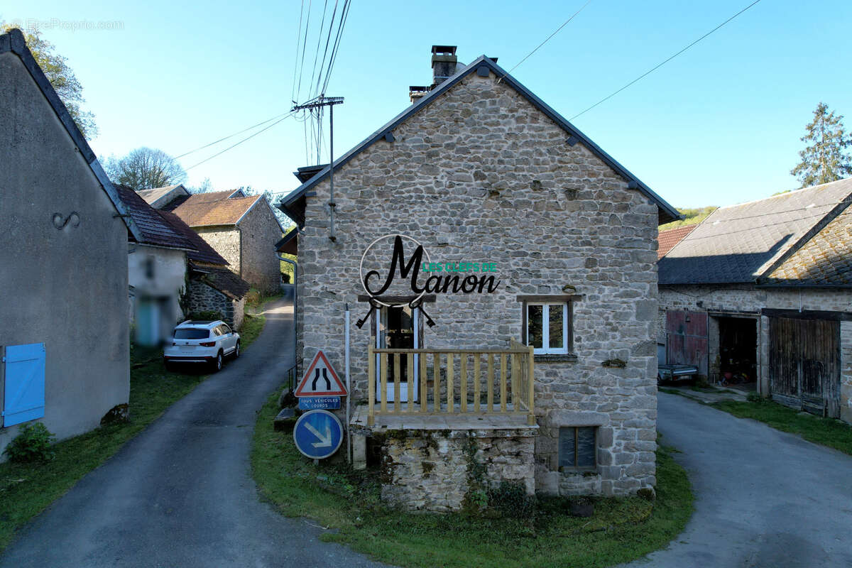 Maison à LAURIERE