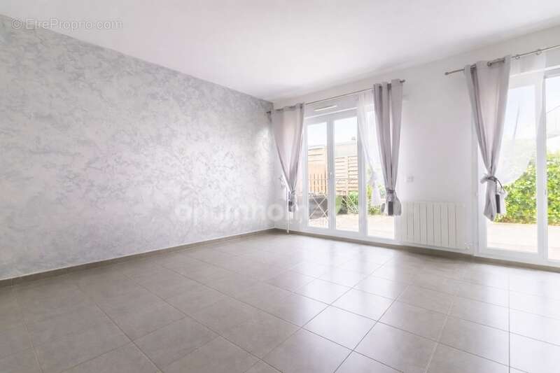 Appartement à LE BLANC-MESNIL