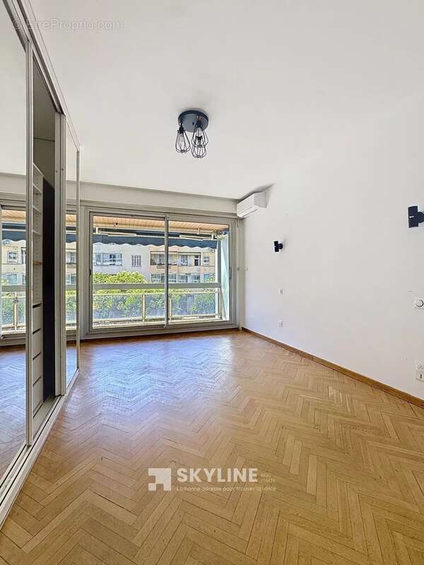 Appartement 115 m² à Marseille-8e  - photo 6