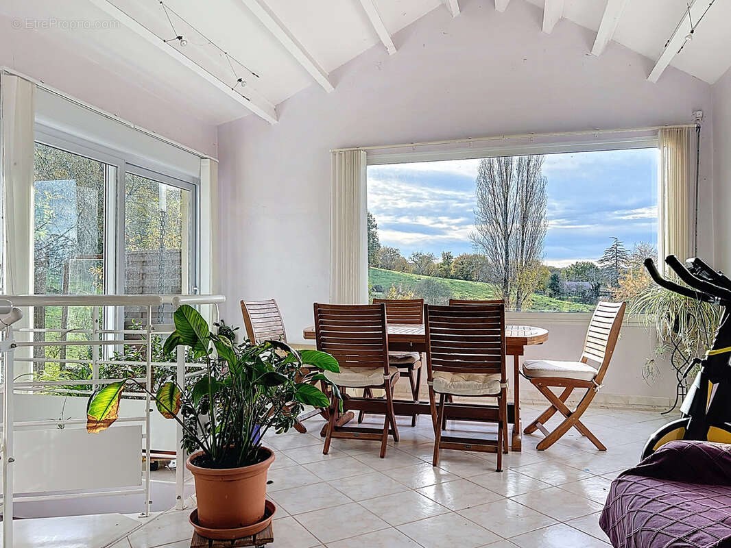 Maison à LISSAC-SUR-COUZE