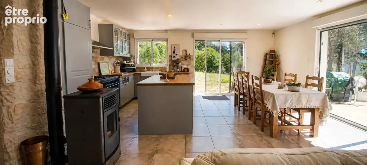 Maison de 5 pièces de 108 m² à Neuvéglise-sur-Truyère - photo 4