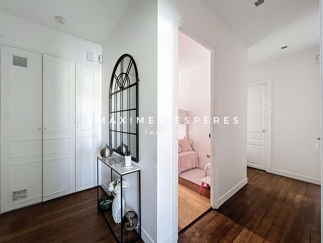 Appartement à NEUILLY-SUR-SEINE