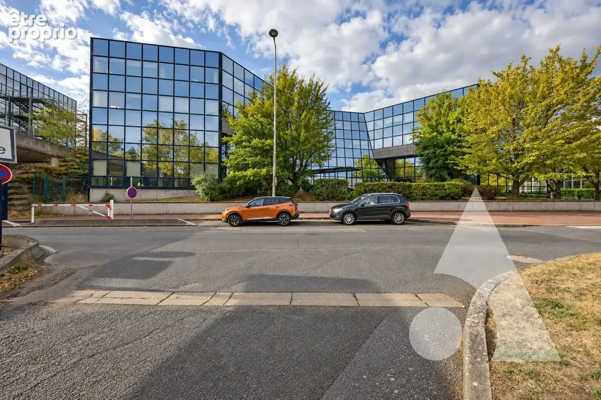 Plateau de bureaux de 193m2 - rez-de-chaussée avec parking. - photo 10