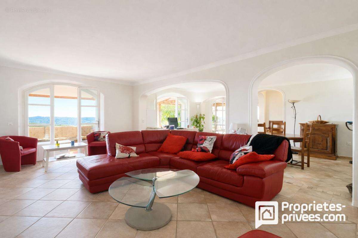 Maison à MONTAUROUX