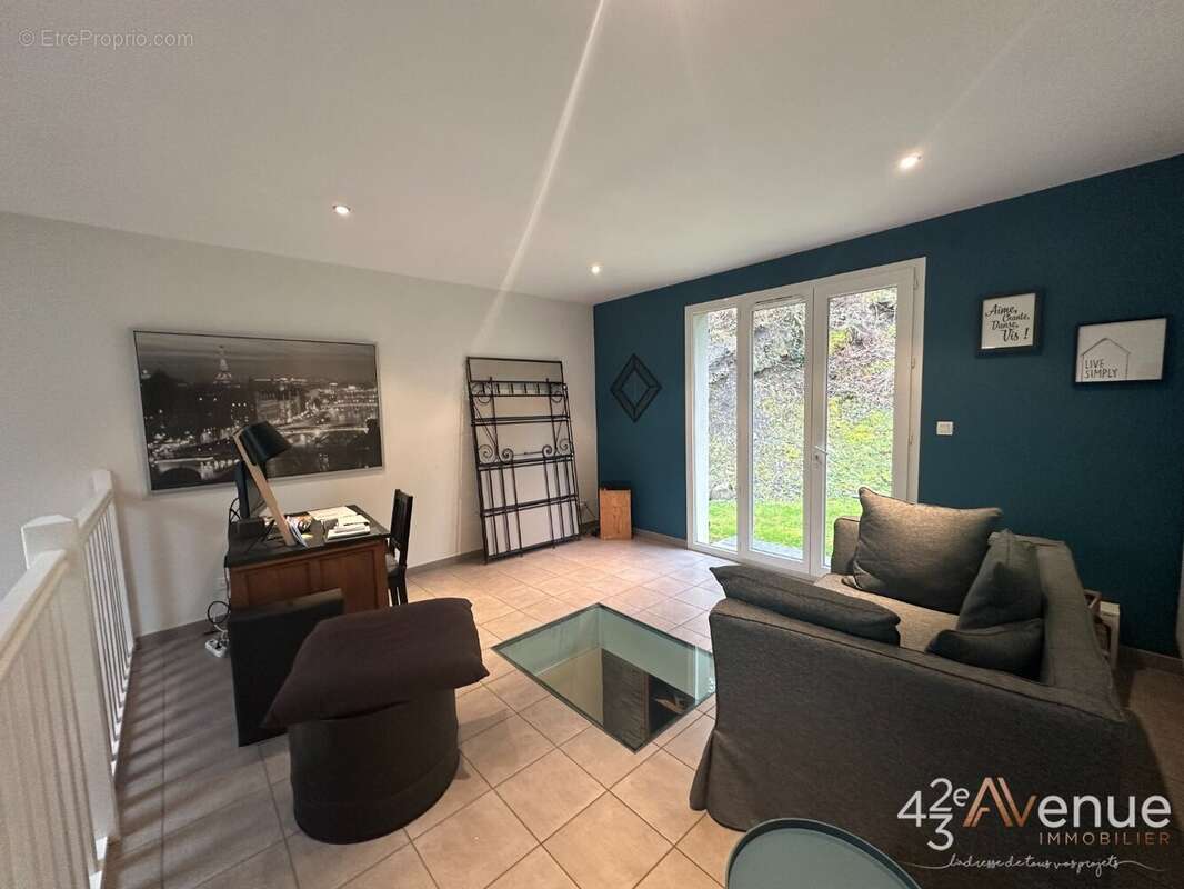 Maison à SAINT-GENEST-LERPT