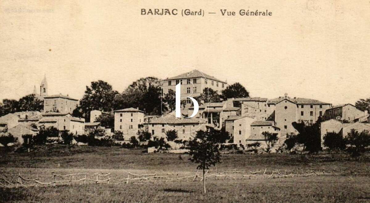 Maison à BARJAC