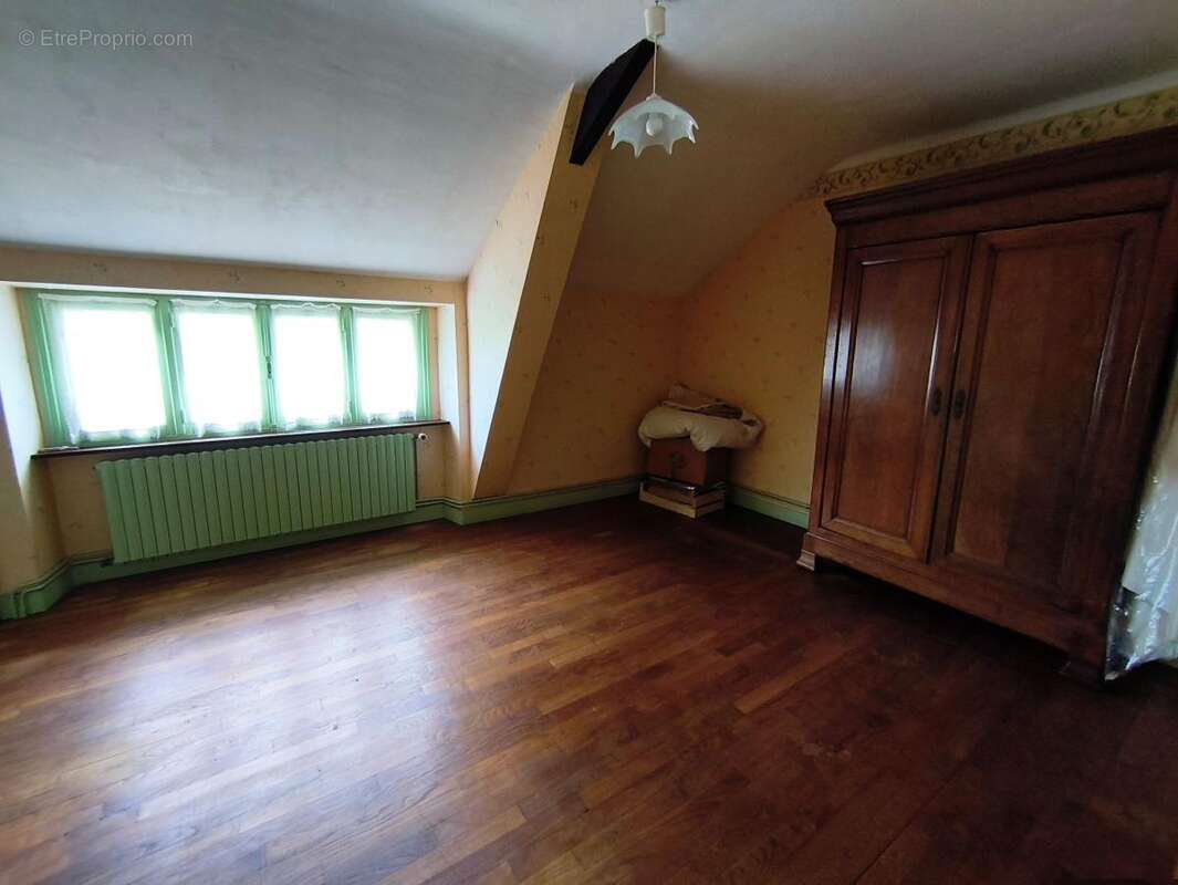 Maison à SAINT-GEORGES-DE-ROUELLEY