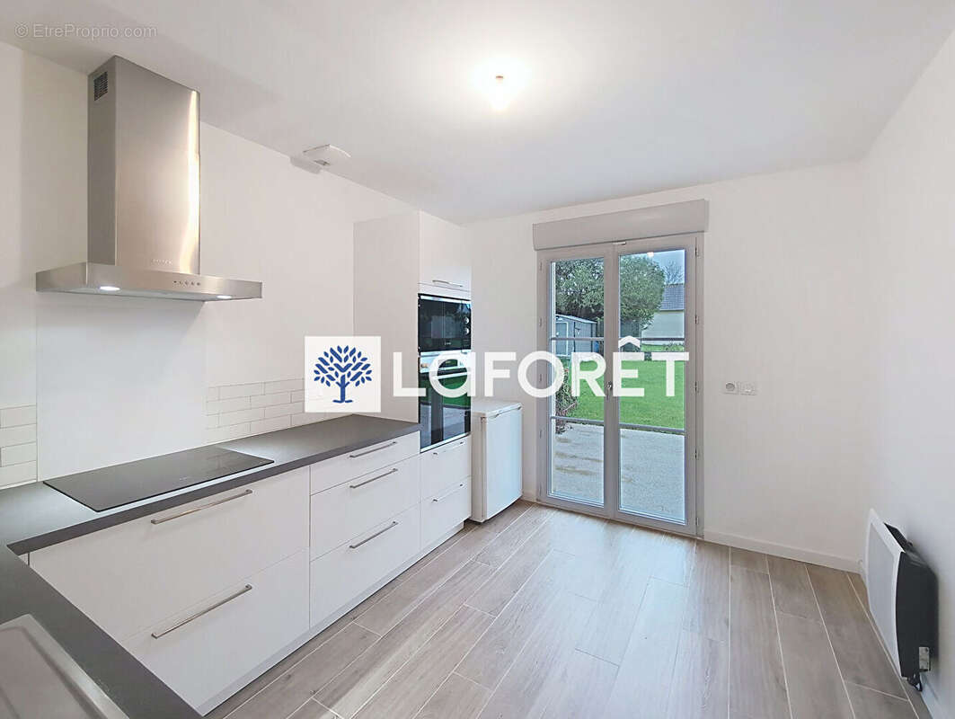 Maison à JOUY-LE-CHATEL