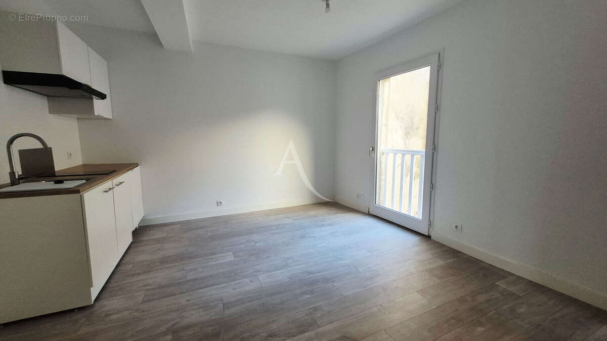 Appartement à SAINT-JEAN-D'ANGELY