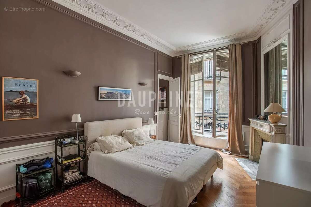 Appartement à PARIS-7E