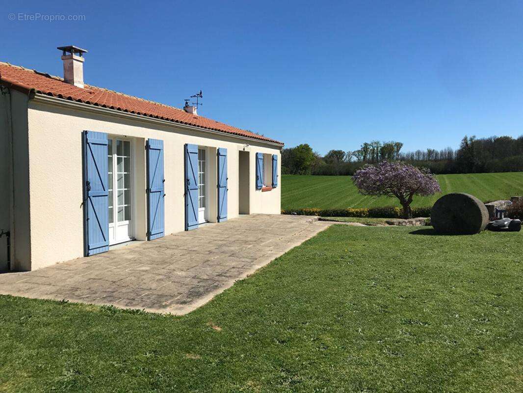 Maison à SAINT-MESMIN