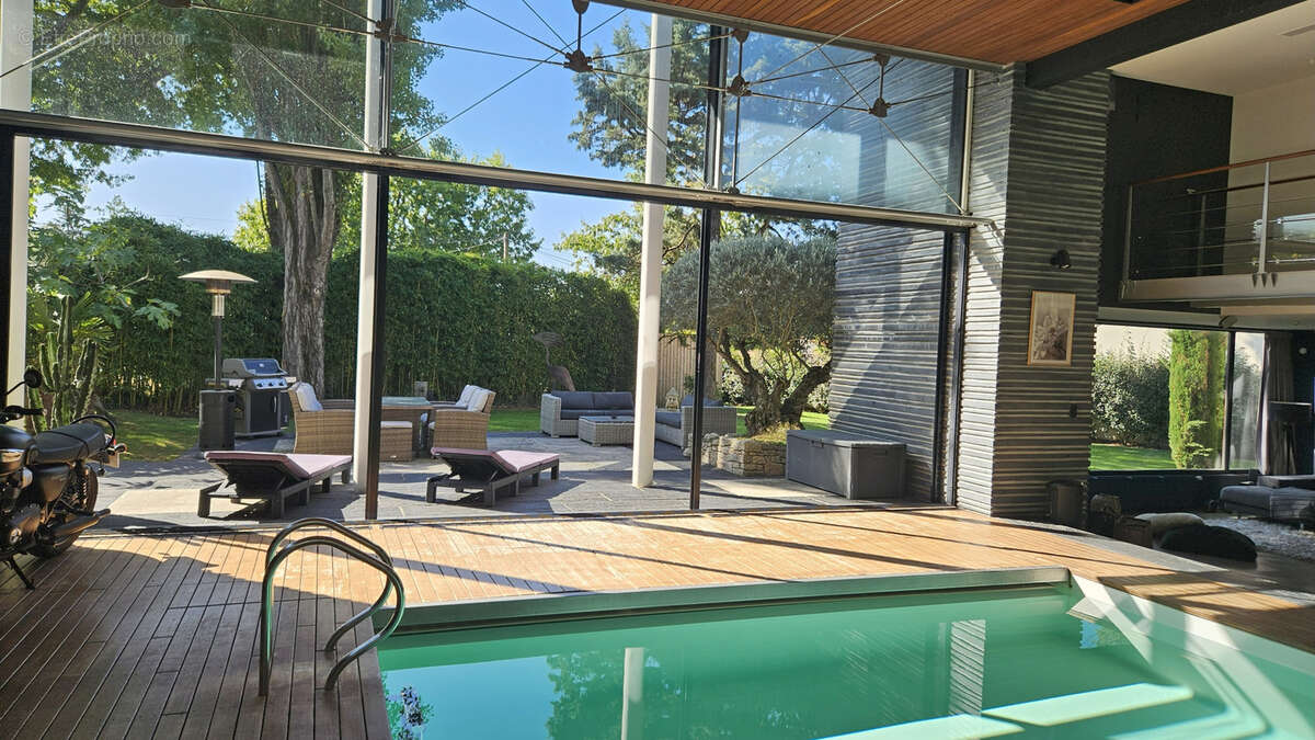 Propriété d'exception avec piscine intérieure et parc arboré - photo 6