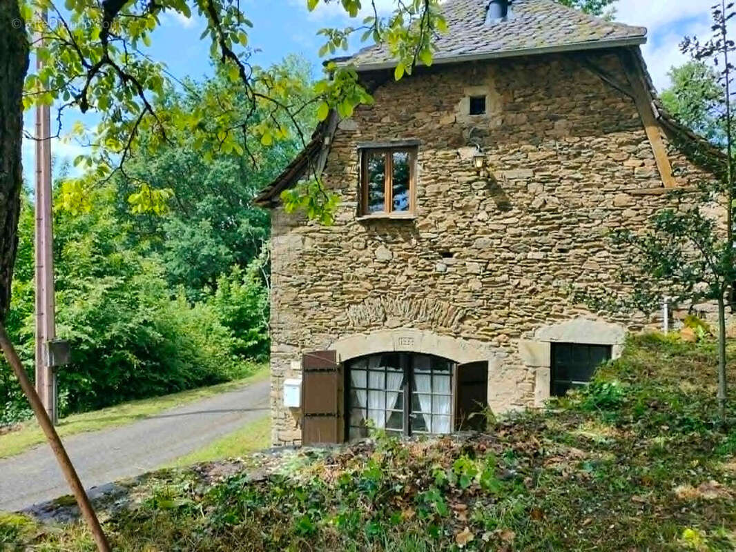 En impasse, Maison en pierre  4 pièces 110 m2 - photo 15