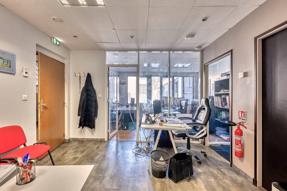 Commerce à MONTREUIL