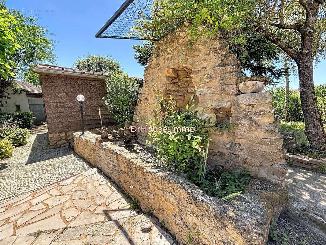 Maison à MONTAYRAL
