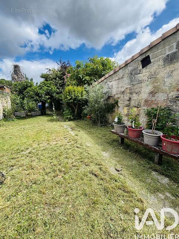 Maison 130 m² à Castillon-La-Bataille  - photo 2