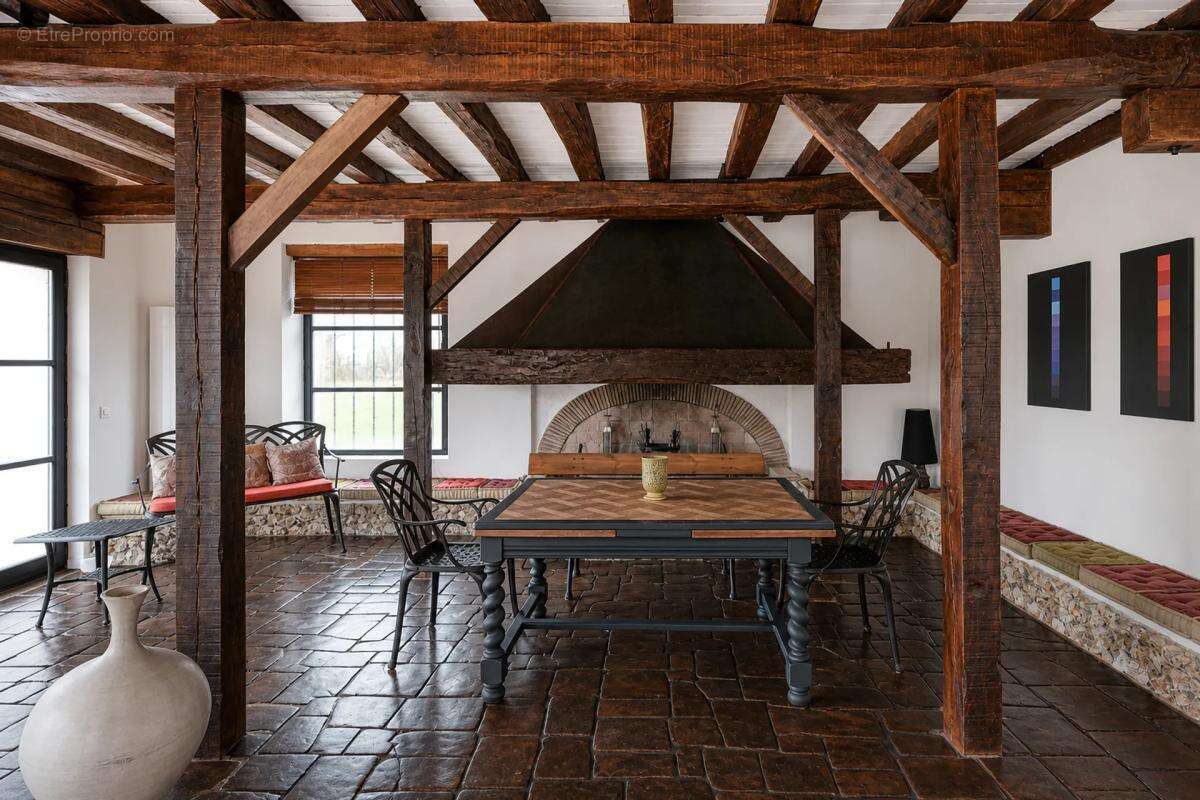 Maison à CROISILLES