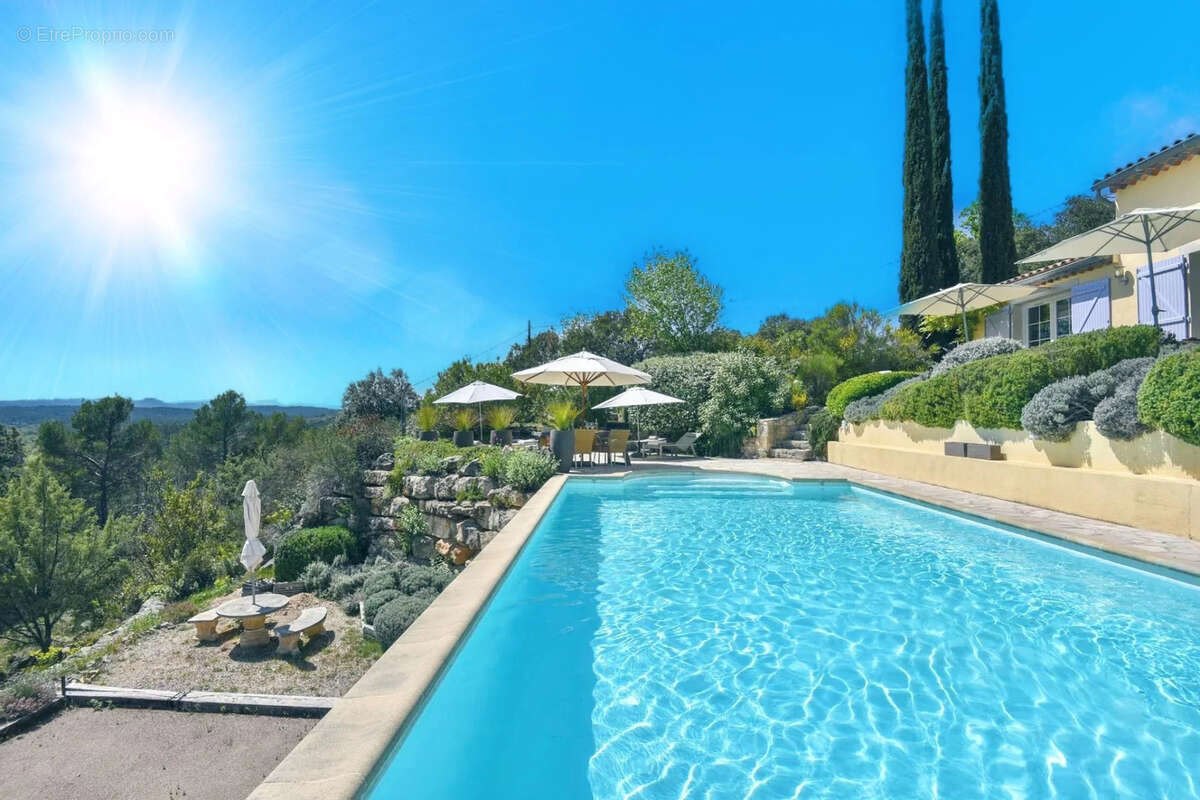 Maison à ENTRECASTEAUX