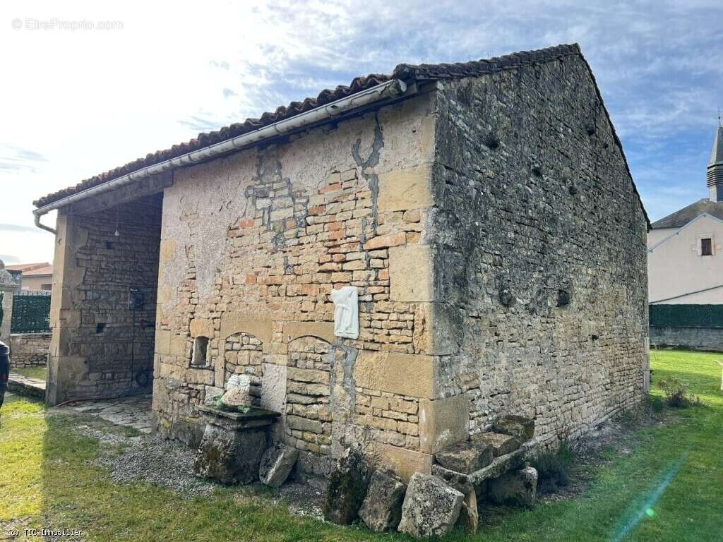 Maison à VILLEFAGNAN