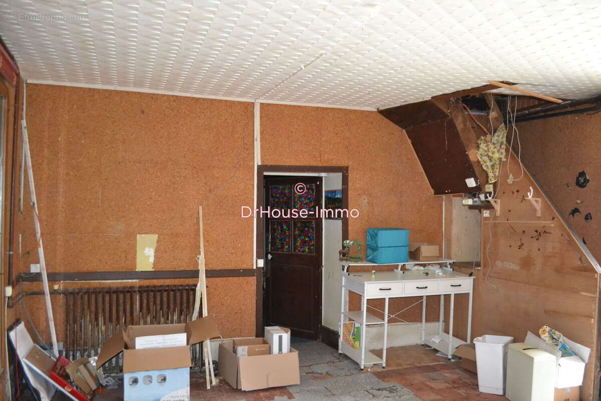 Maison à NEUILLY-EN-DUN