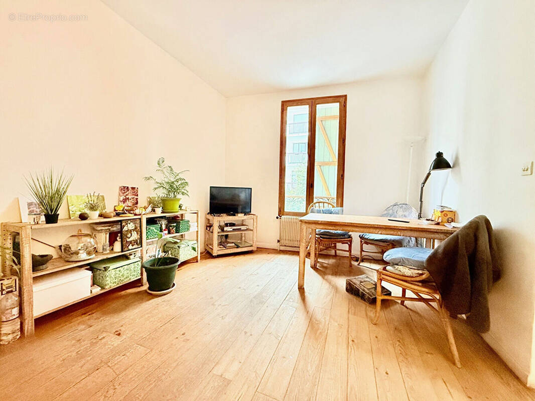 Maison à LEVALLOIS-PERRET