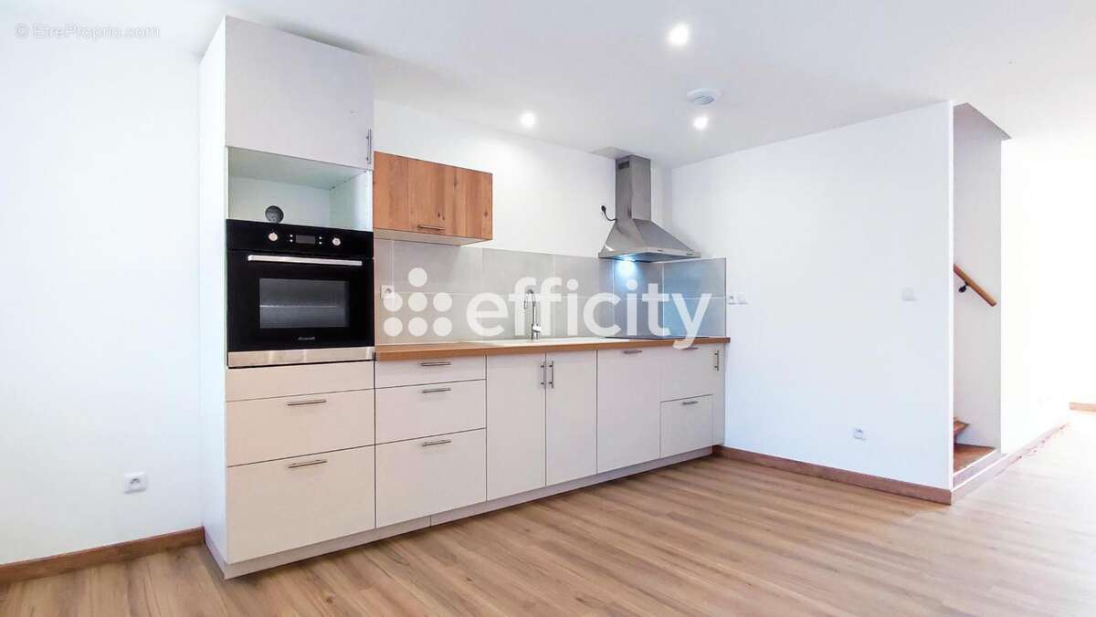 Maison à PONT-DE-VAUX