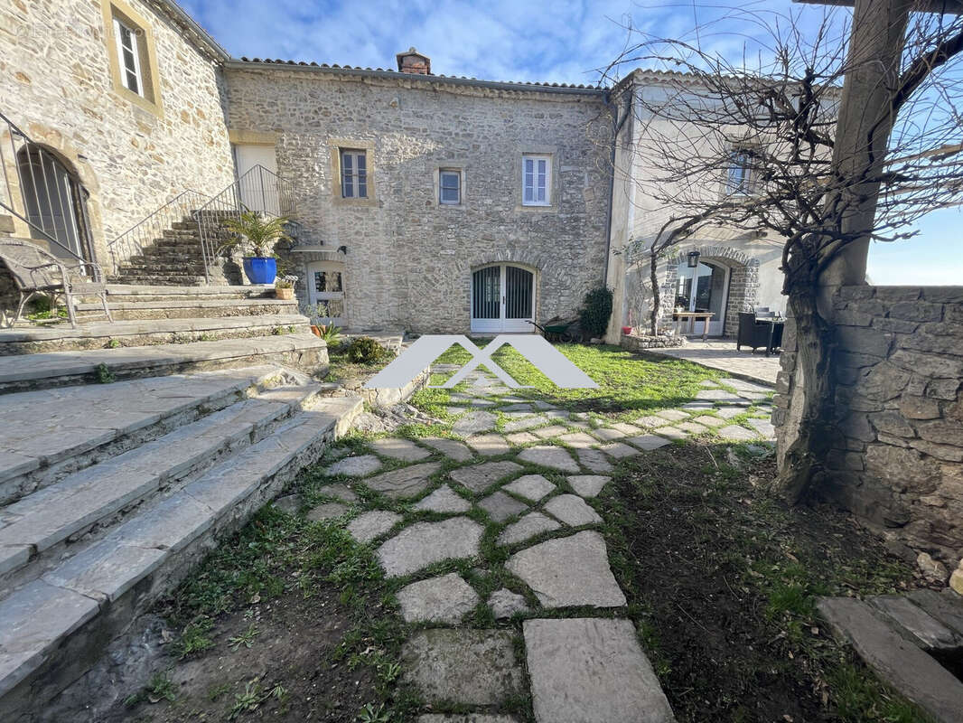 Maison 280 m² à Rousson  - photo 5